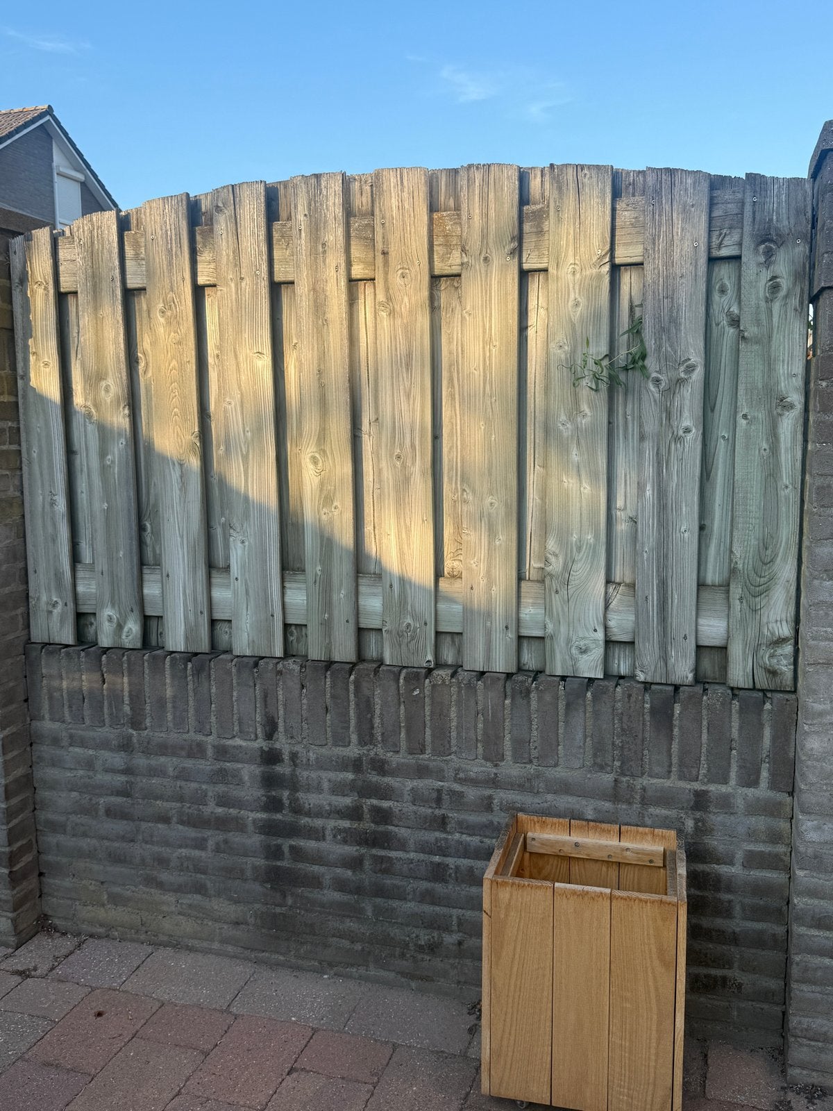 Houten schutting met poort - 12 delen, Tuin en Terras, Schuttingen, Ophalen, 6 meter of meer, Hout, 1 tot 2 meter