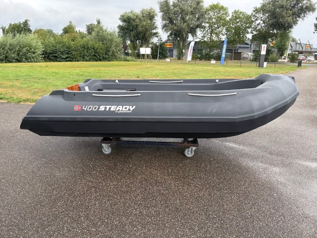 Pioner 400 steady polyethyleen vis / toer werk boot, Watersport en Boten, Ophalen, Overige merken, 4 m, Buitenboordmotor