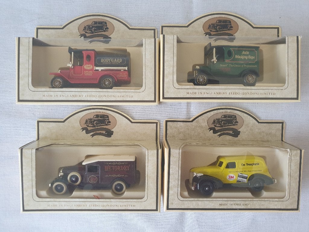 Vier auto's lledo (london) limited serie., Ophalen of Verzenden, Zo goed als nieuw, Auto, Overige merken