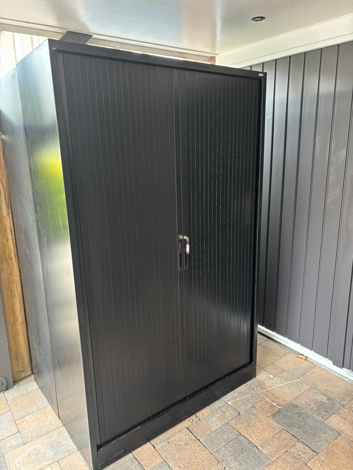 Metalen zwarte roldeurkast 195x120/4 legplanken/met sleutel, Huis en Inrichting, Kasten | Roldeurkasten en Archiefkasten, Ophalen