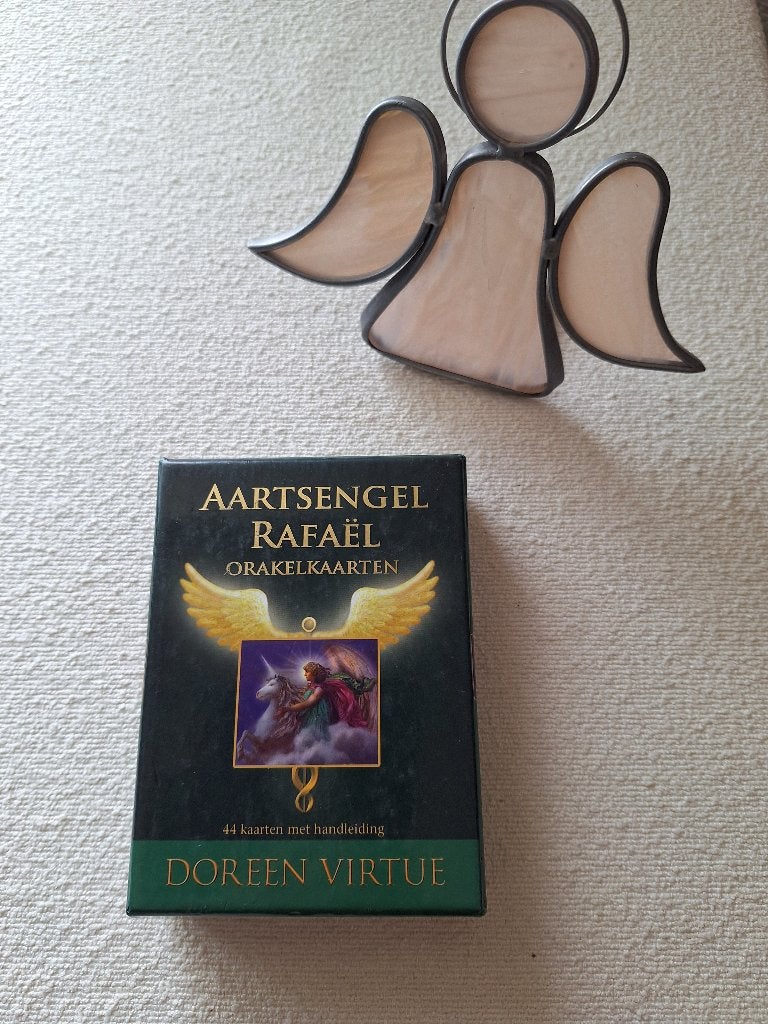 Aartsengel Rafael Doreen Virtue, Boeken, Esoterie en Spiritualiteit, Ophalen of Verzenden, Zo goed als nieuw, Tarot of Kaarten leggen
