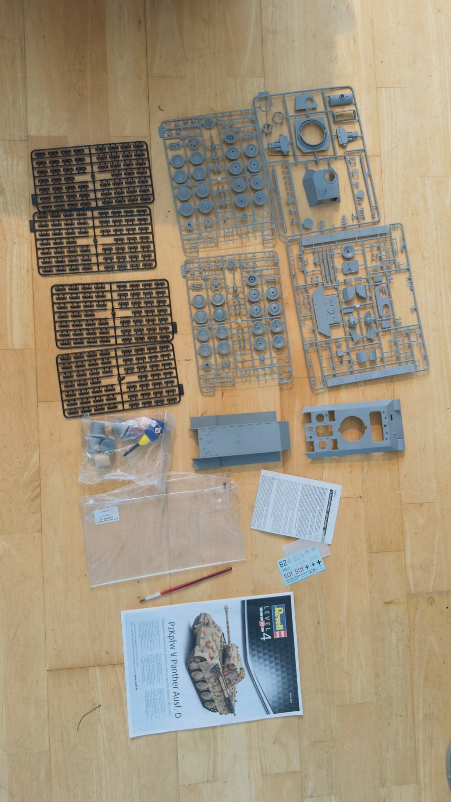 Revell 03273 Panther D geschenkset compleet | 1/35 WW2, Tank, Ophalen of Verzenden, Zo goed als nieuw, 1:32 tot 1:50