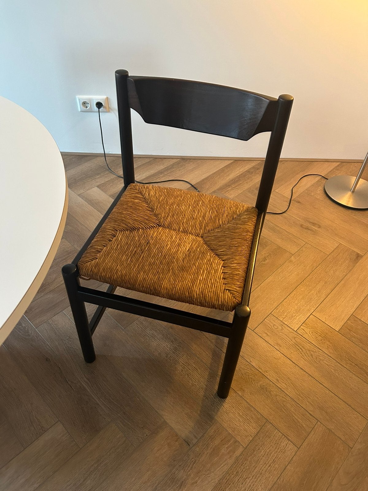 Set van 5 vintage eetkamerstoelen Vico Magistretti stijl, Huis en Inrichting, Bruin, Zo goed als nieuw, Vijf, Zes of meer stoelen