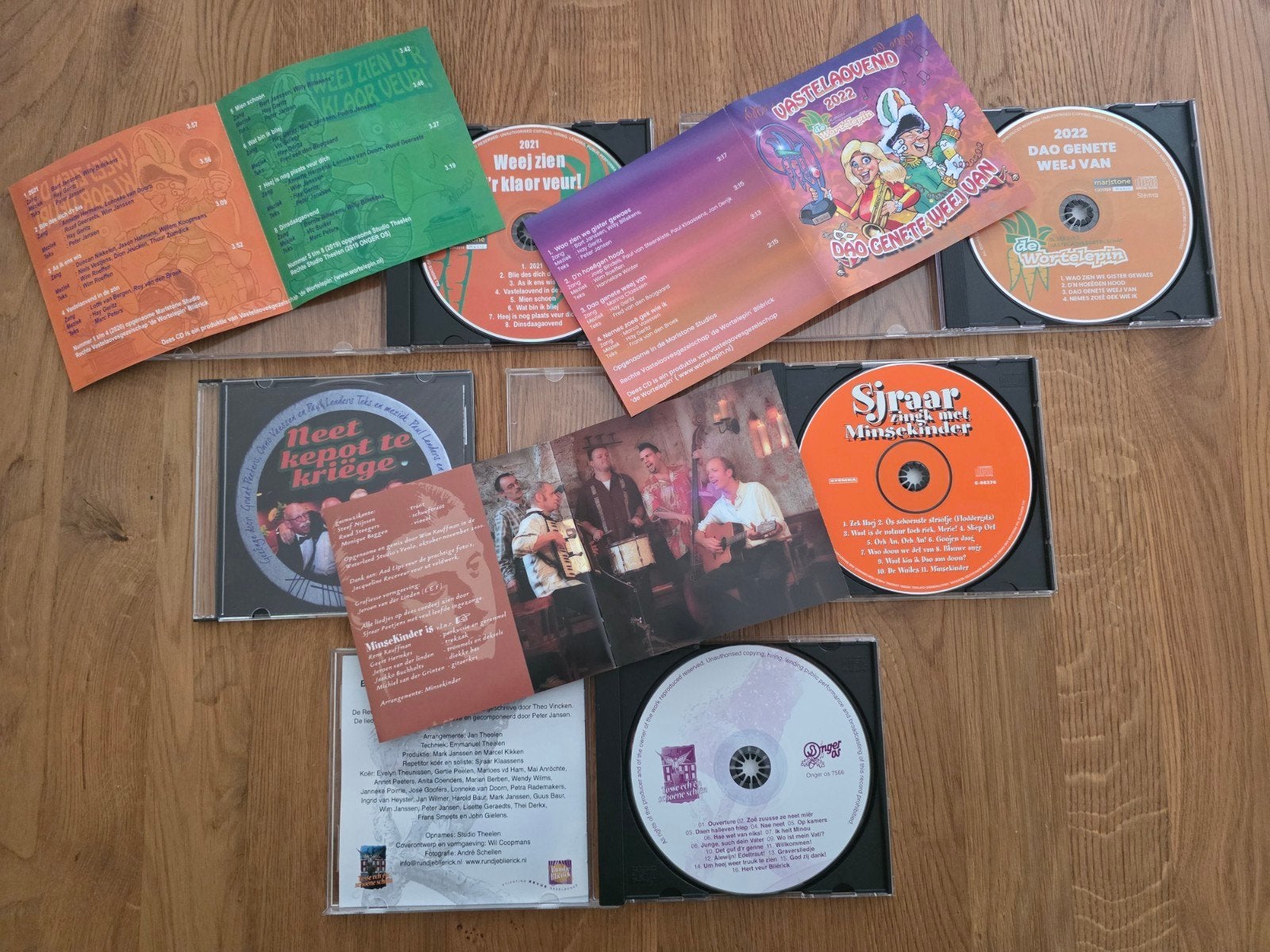 5 Vastelaovond CD's Blerick: Wortelepin, Sjraar Peetjens, Inclusief boekje, Ophalen of Verzenden, Album, Feestmuziek