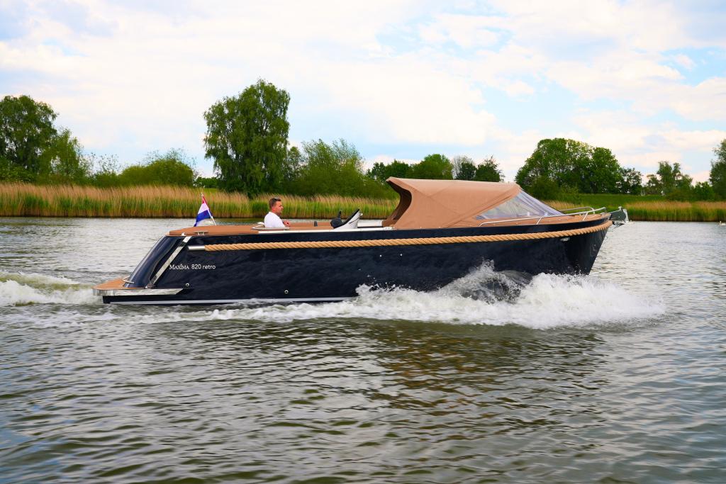Maxima 820 Retro | 150pk | Top deal! (bj 2024), Watersport en Boten, Sloepen, 70 pk of meer, 6 meter of meer, Nieuw, Polyester