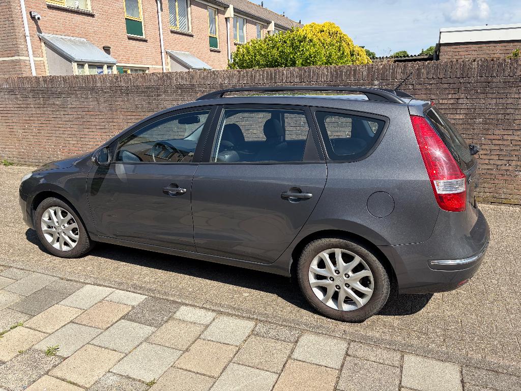 Hyundai i30 1.6 I Cvvt Crosswagon 2009 Grijs, Auto's, Voorwielaandrijving, 1591 cc, 4 cilinders, Origineel Nederlands