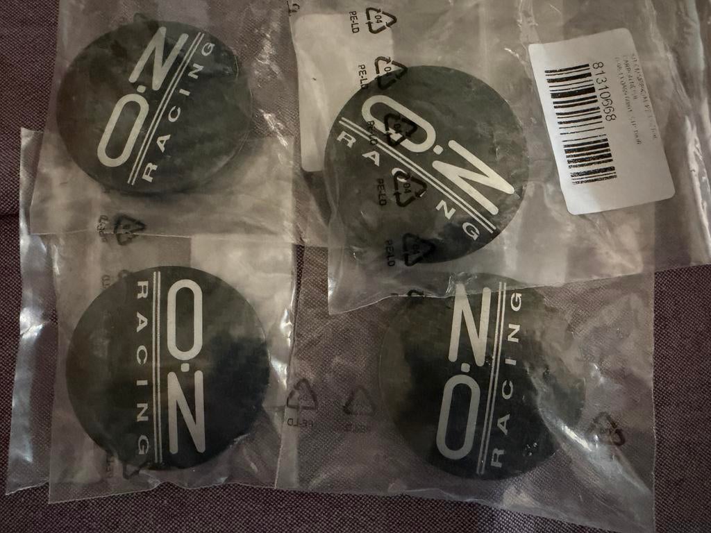 OZ nieuwe carbon naafkapjes, Auto diversen, Wieldoppen, Ophalen, Nieuw