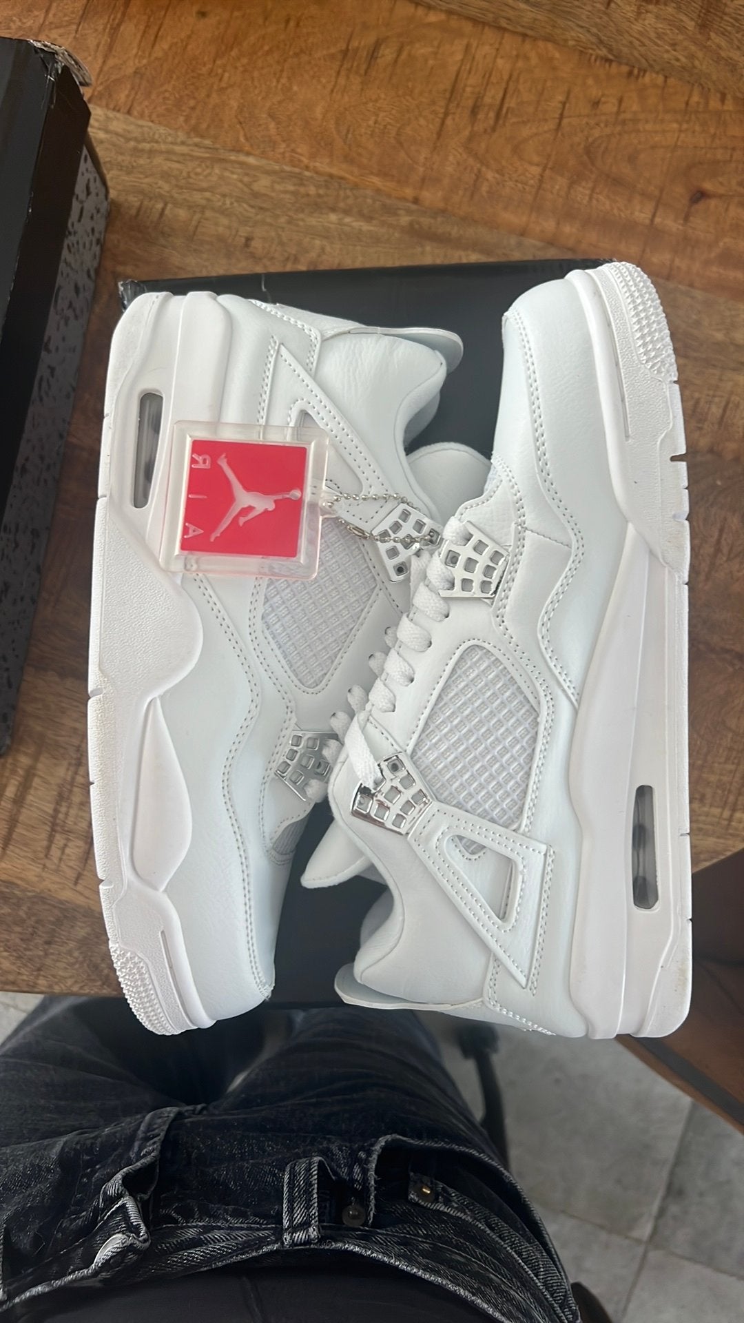 Jordan 4 “pure money” metallic white/silver, Kleding | Heren, Schoenen, Ophalen of Verzenden, Zo goed als nieuw, Wit