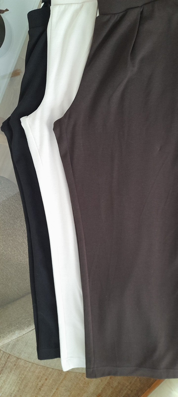 3 H&M Katoenen Pantalons - Beige, Zwart, Donkerbruin, H&M, Beige, Maat 42/44 (L), Ophalen of Verzenden