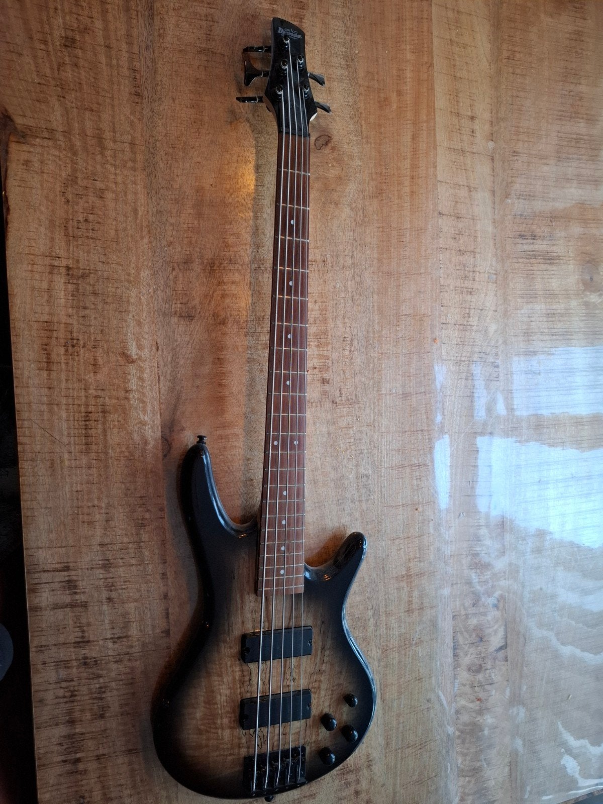 Ibanez GSR205SM 5-snarige basgitaar - Zo goed als nieuw, Ophalen, Zo goed als nieuw, Elektrisch, 5-snarig