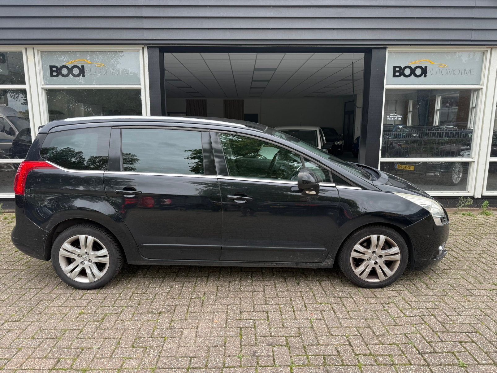 Peugeot 5008 2.0 Hdif AUTOMAAT 7 PERS Trekhaak clima leder, Auto's, 15 km/l, Zwart, 4 cilinders, 7 stoelen