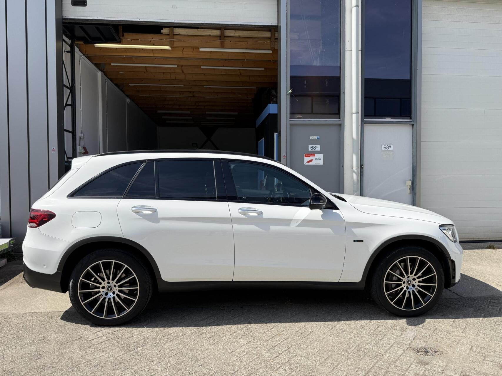 Mercedes GLC-klasse 300e 4MATIC Business Solution AMG, Auto's, Automaat, Gebruikt, Euro 6, 4 cilinders