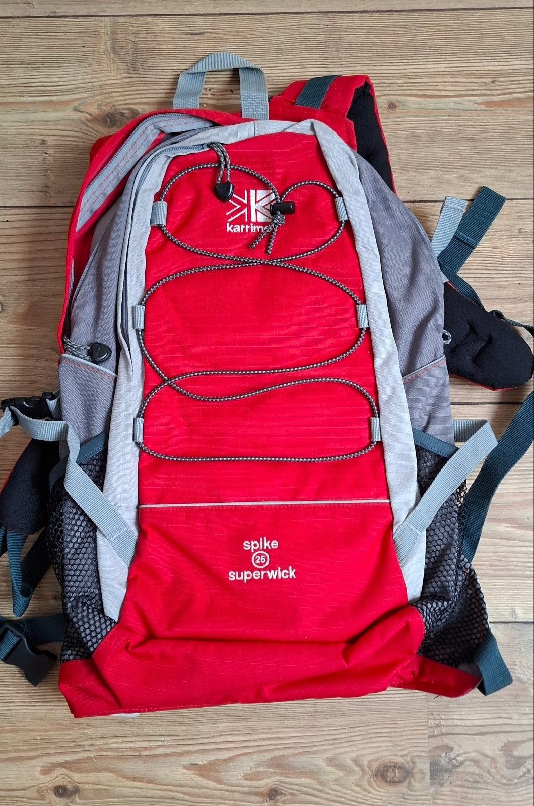 Karrimor Spike 25 Superwick Rugzak - Rood/Grijs, 25 tot 40 cm, Zo goed als nieuw, Trekking, Ophalen