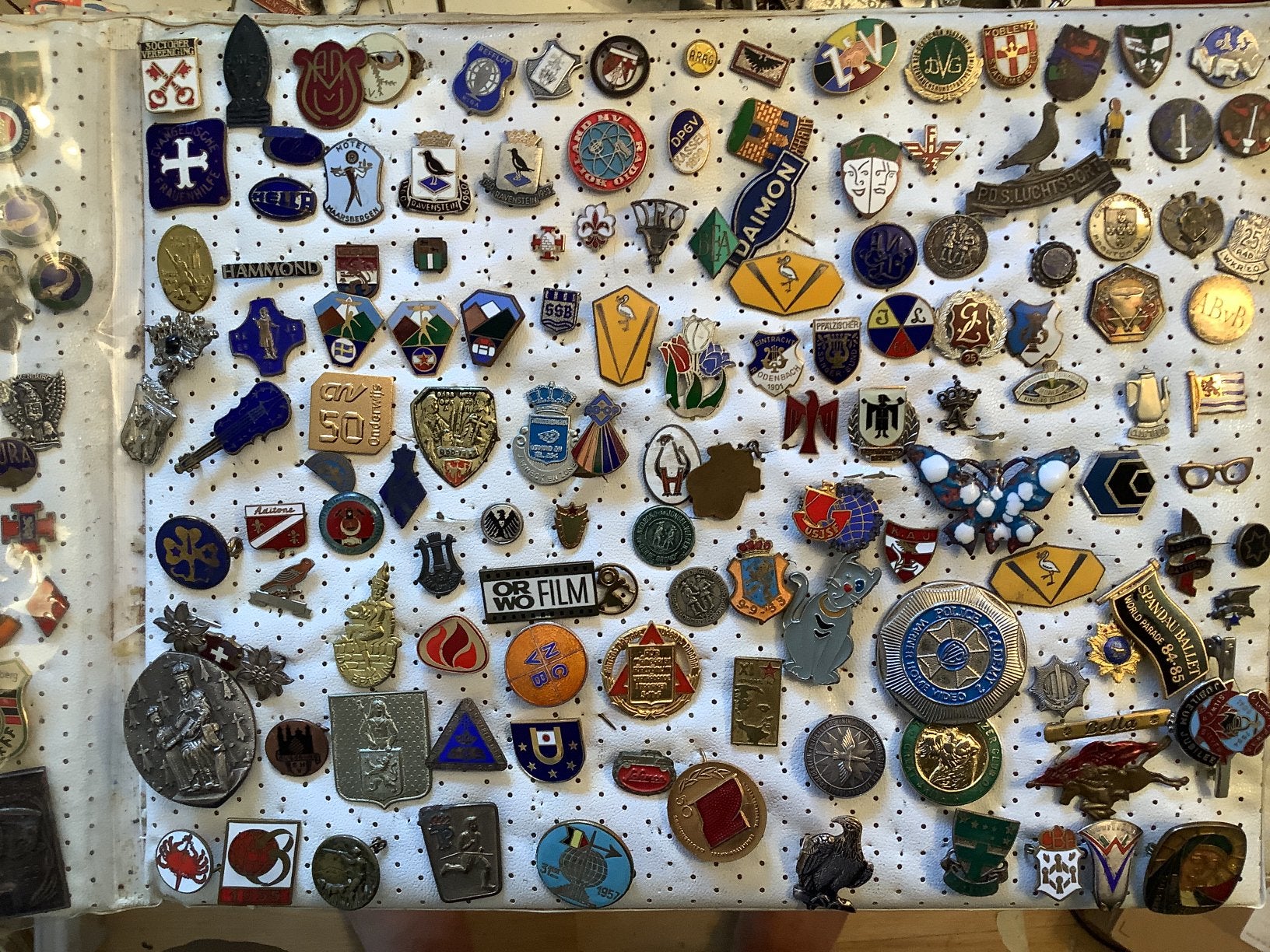 Mooie speldjes 32, Verzamelen, Ophalen of Verzenden, Gebruikt, Overige onderwerpen