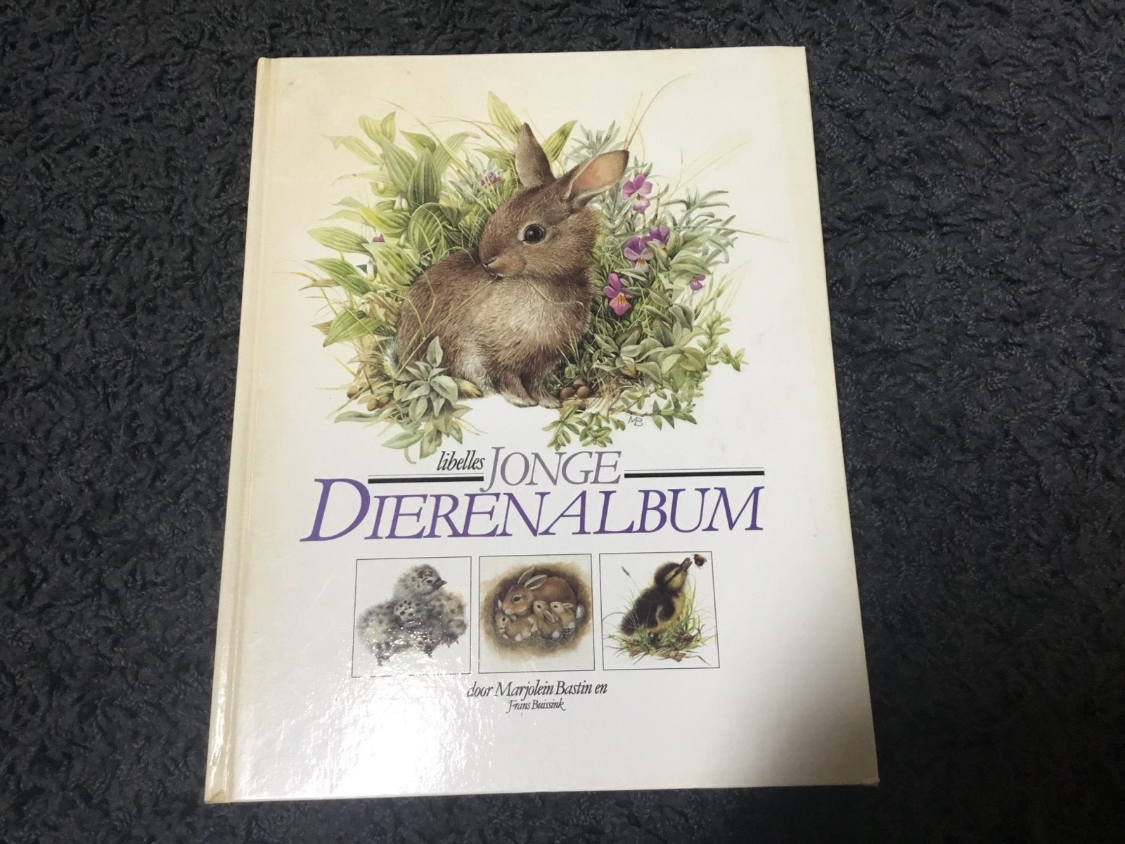 Libelles Jonge Dierenalbum - Marjolein Bastin, Boeken, Ophalen of Verzenden, Zo goed als nieuw, Natuur algemeen