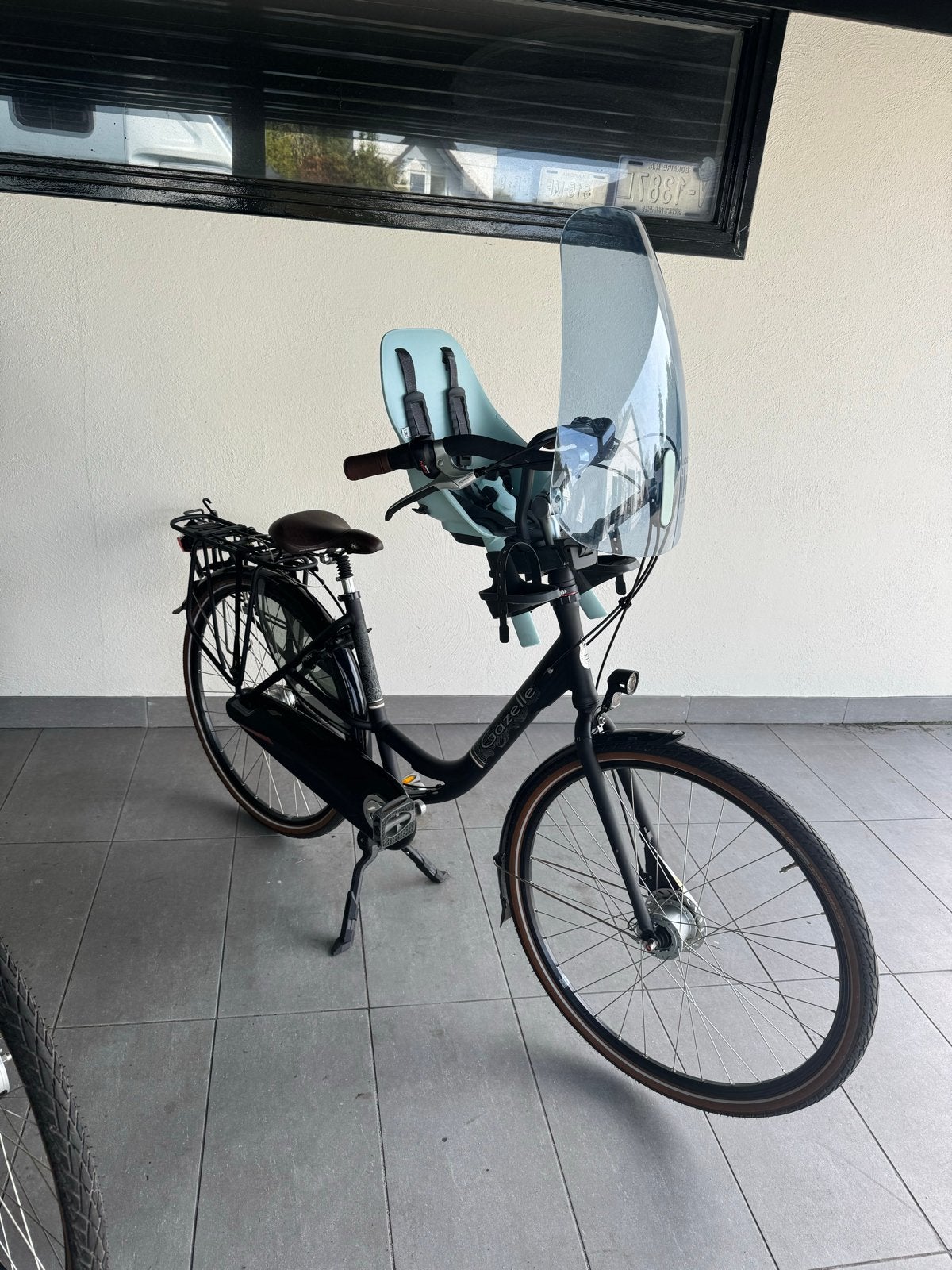 Foto 3 van Gazelle Bloom mamafiets met kinderzitje en windscherm