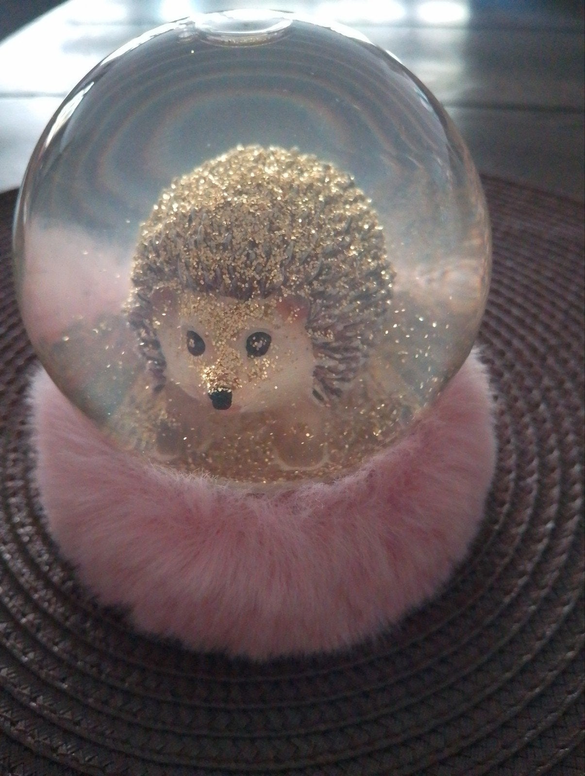 Schattige sneeuwbol met egel en gouden glitters, Ophalen, Meerkleurig, Overige stijlen, Nieuw