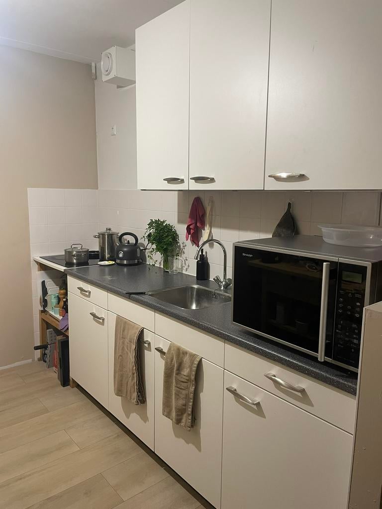 Keuken 1 jr oud, Huis en Inrichting, Keuken | Complete keukens, Ophalen, Zo goed als nieuw, Wit, Enkelwandige keuken
