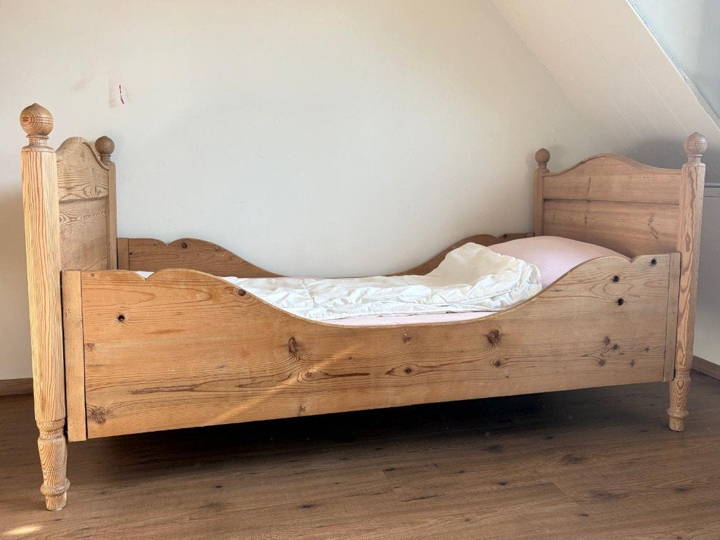 Houten kinderbed voor jongens en of meisjes (incl matras)., 85 tot 100 cm, Gebruikt, Ophalen of Verzenden, Lattenbodem