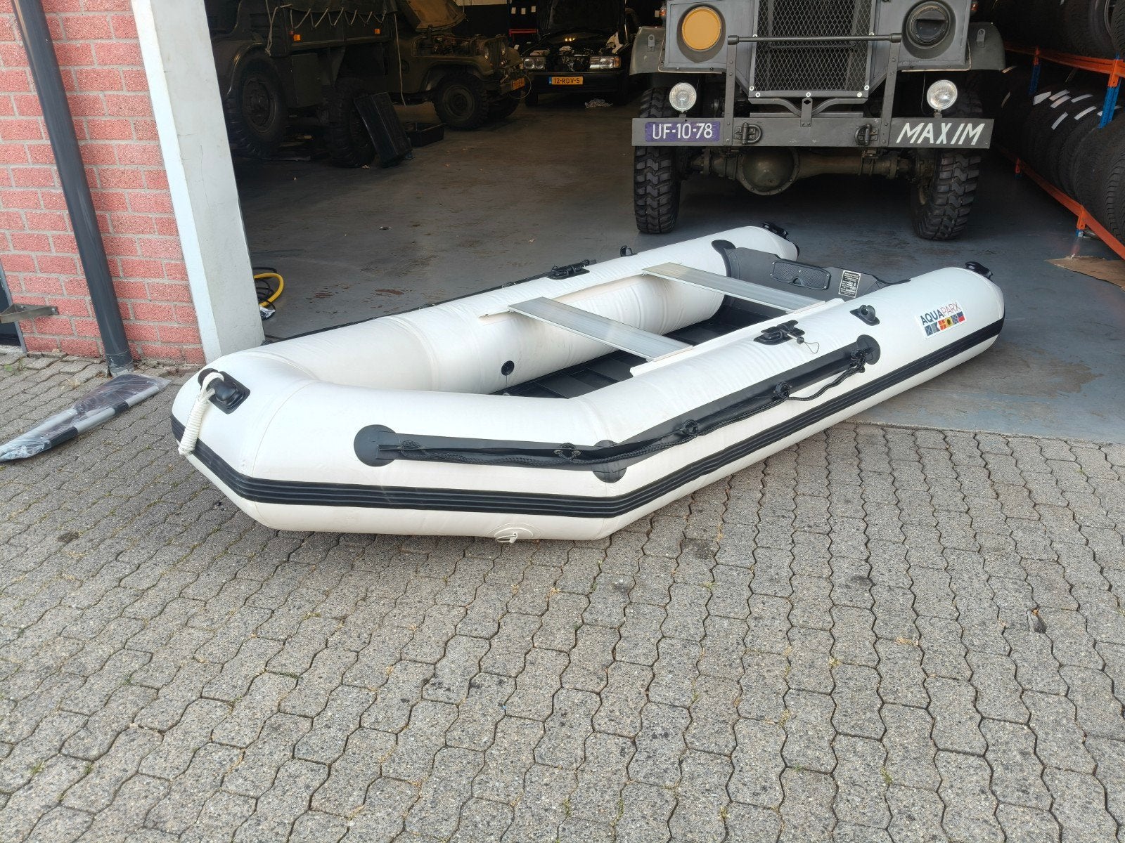 Nieuwe Aquaparx 330PRO MKIII met motor, Watersport en Boten, Rubberboten, Ophalen, PVC, Nieuw, Inclusief motor
