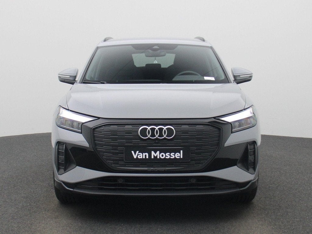 Audi Q4 e-tron 45 Edition 82 kWh l Climate control l Navigat, Auto's, Audi, Automaat, 12 maanden, Gebruikt, Zwart
