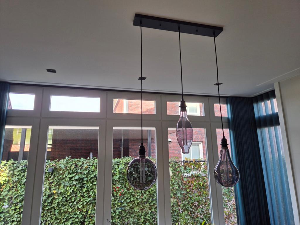 Moderne hanglamp met 3 glazen bollen, Huis en Inrichting, Ophalen, Modern, Industrieel, Zo goed als nieuw, Glas
