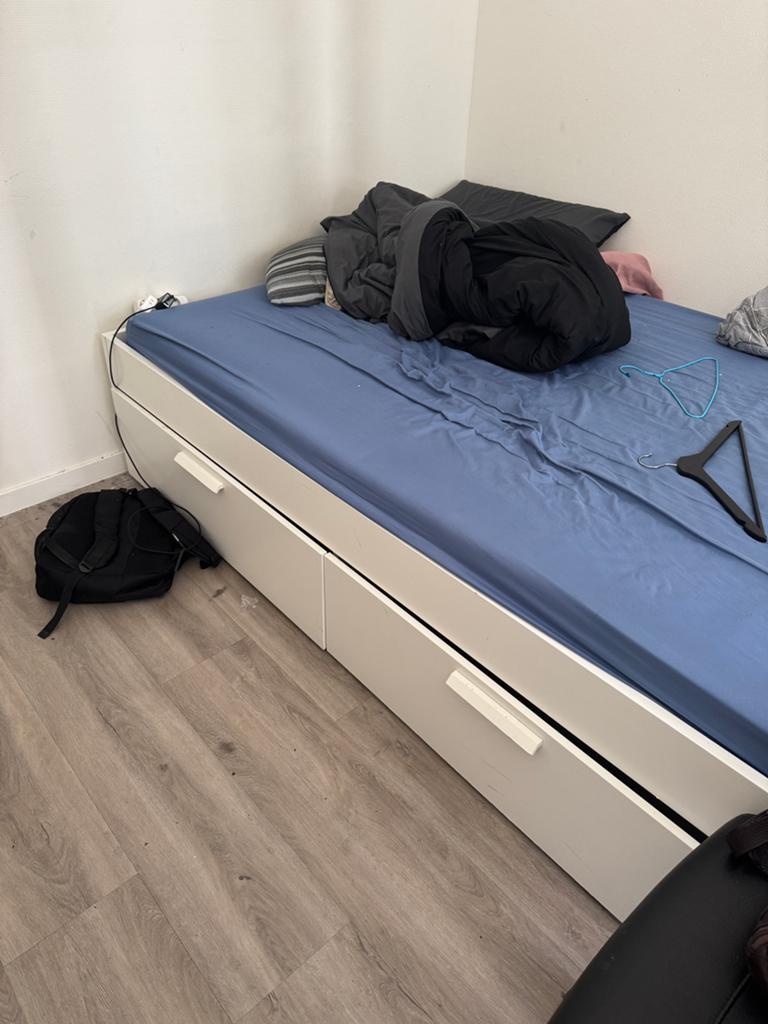 Free bedroom furniture - pickup THIS week in Amsterdam, Huis en Inrichting, Ophalen, Gebruikt, Tweepersoons, IKEA hout (wit)