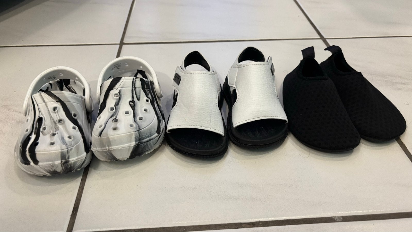 Zomerschoentjes: Crocs, sandalen en waterschoentjes, Ophalen of Verzenden, Zo goed als nieuw, Jongen, Schoenen