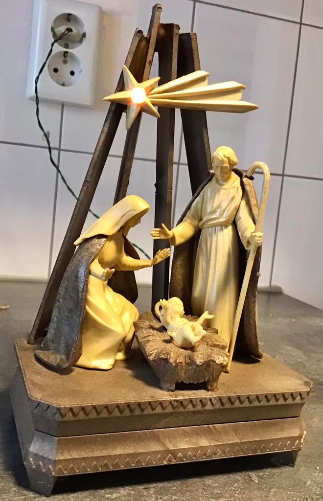 ANTIEKE KERSTDECORATIE / KERSTSTAL MET VERLICHTING, Diversen, Kerst, Ophalen of Verzenden, Gebruikt