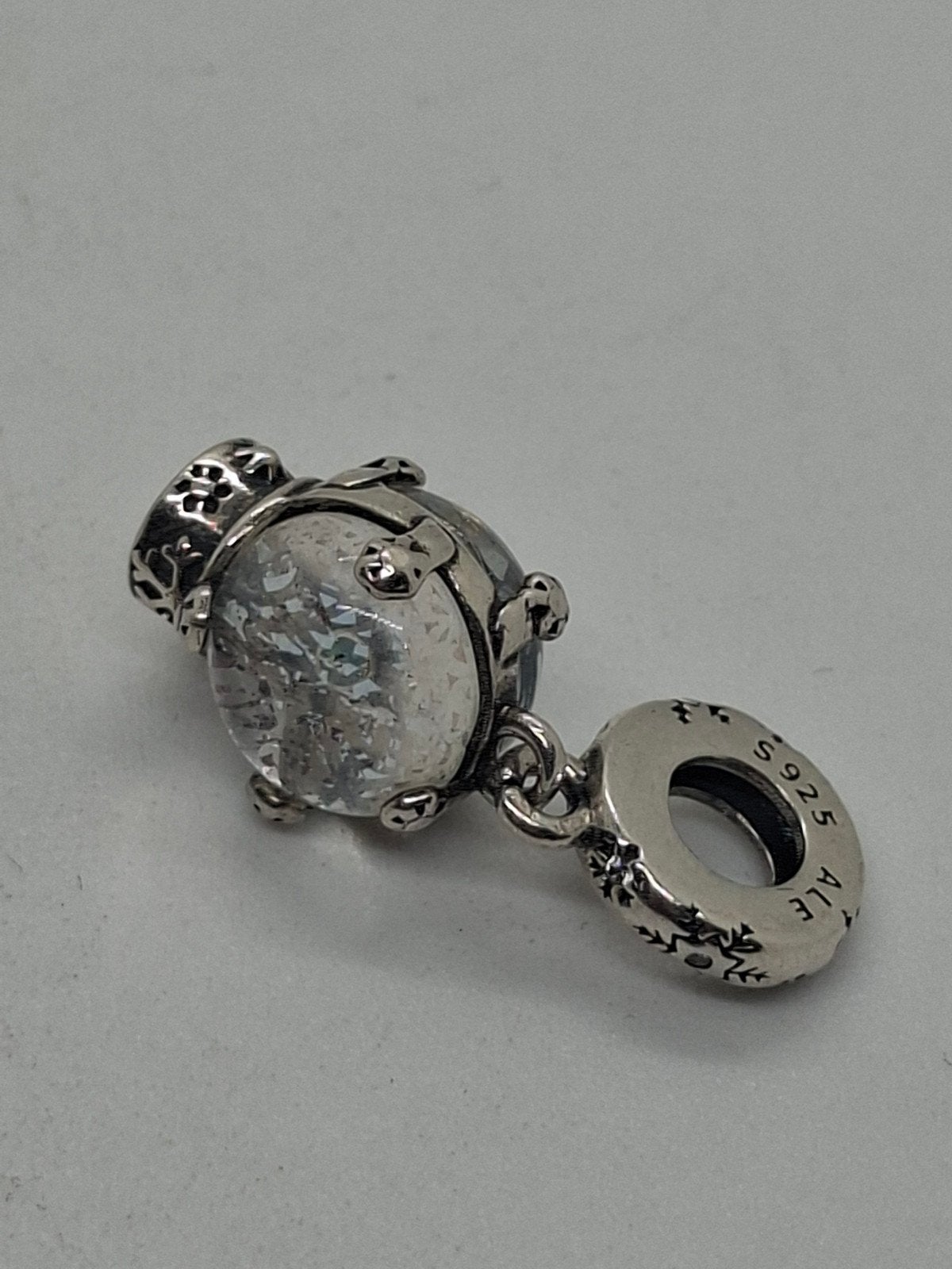 Pandora Zilveren Kerstbedel Sneeuwbol ALE 925, 1 bedel, Ophalen of Verzenden, Zilver, Pandora