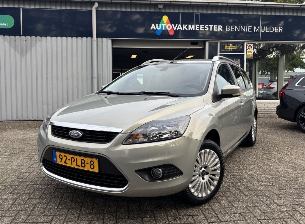 Ford FOCUS Wagon 1.8 Limited AIRCO/ECC / TREKHAAK / NWE. APK, Auto's, Focus, Euro 5, Gebruikt, Zwart
