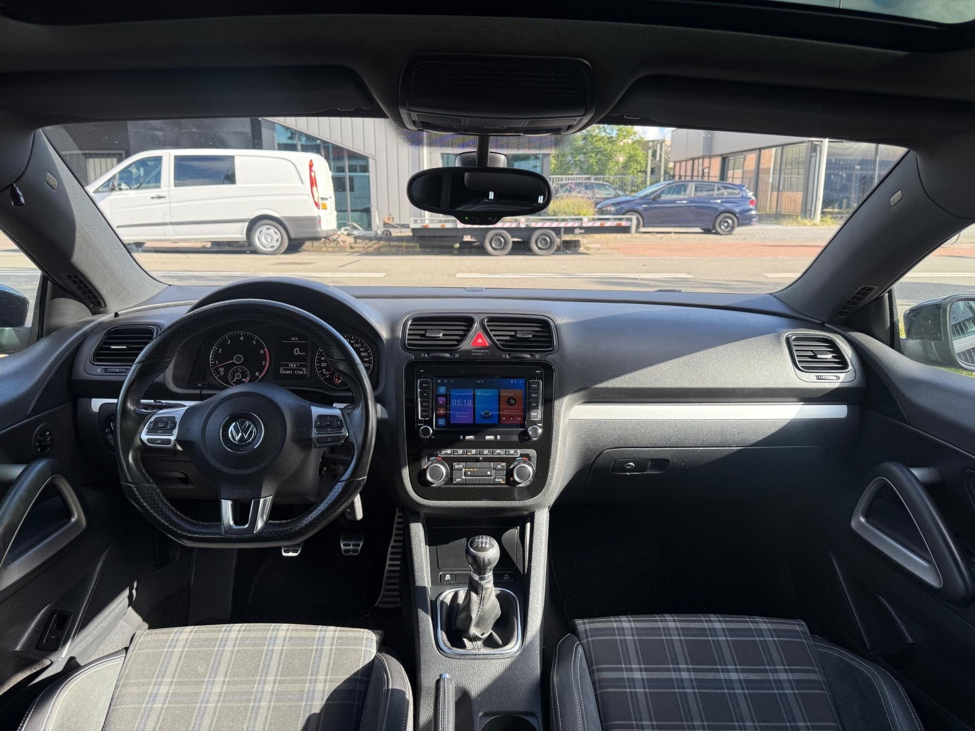 Volkswagen Scirocco 1.4 TSI Edition/Pano Dak/Cruis/Navigatie, Auto's, Gebruikt, 4 cilinders, 4 stoelen, 1219 kg