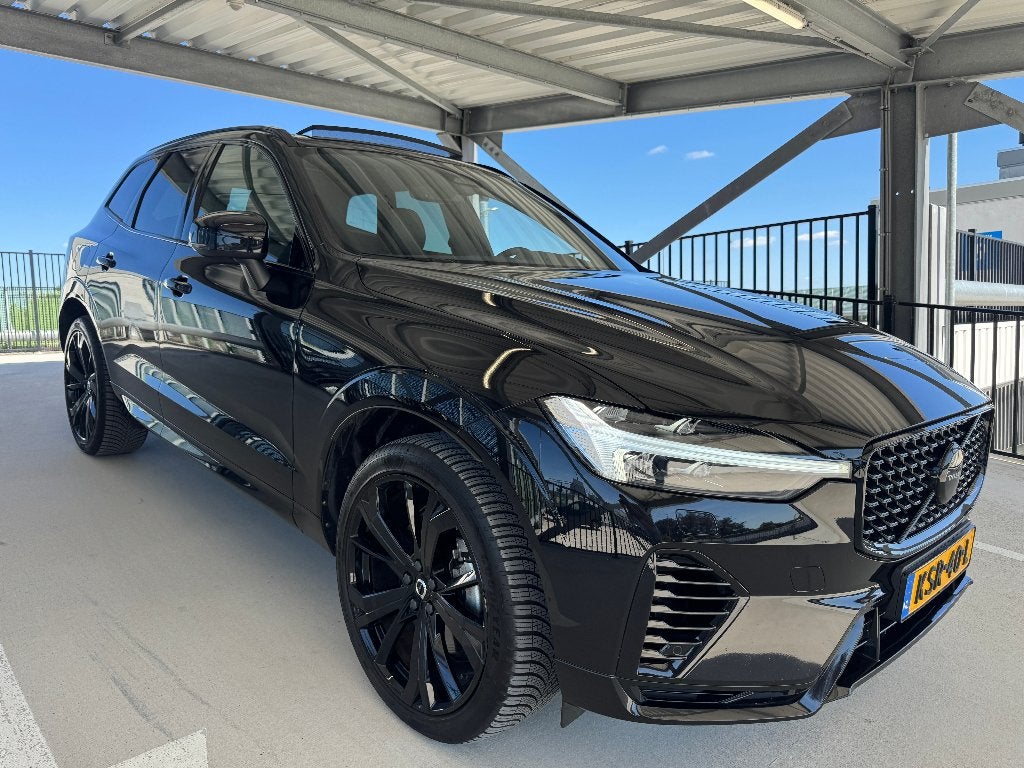 Volvo XC60 T6 Ultra Black edition | 1eig | Panorama | 21", Automaat, 4 cilinders, Leder en Stof, Zwart