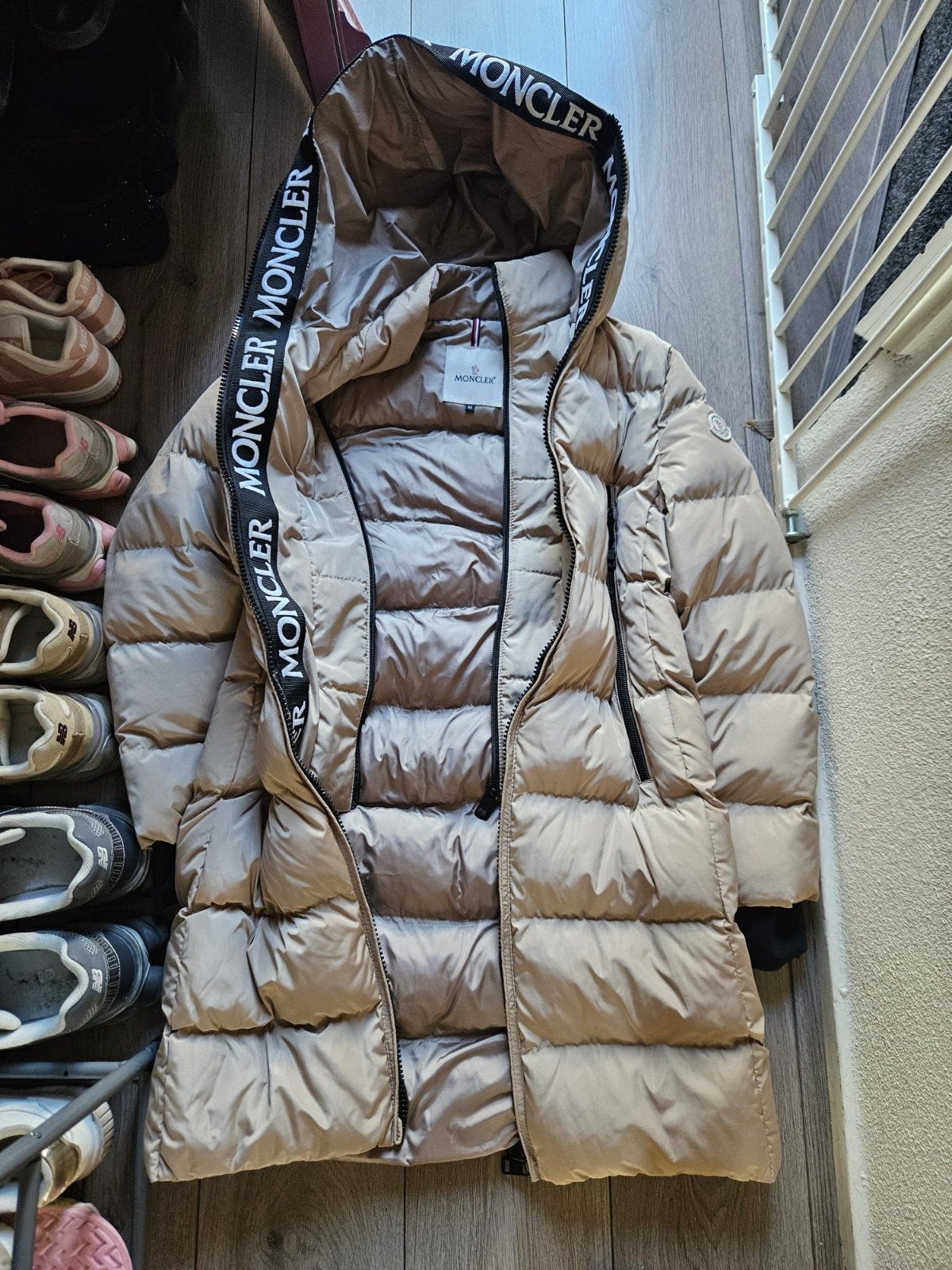 Moncler Dames Jas Maat M - Nieuw en Ongebruikt, Beige, Moncler, Nieuw, Ophalen