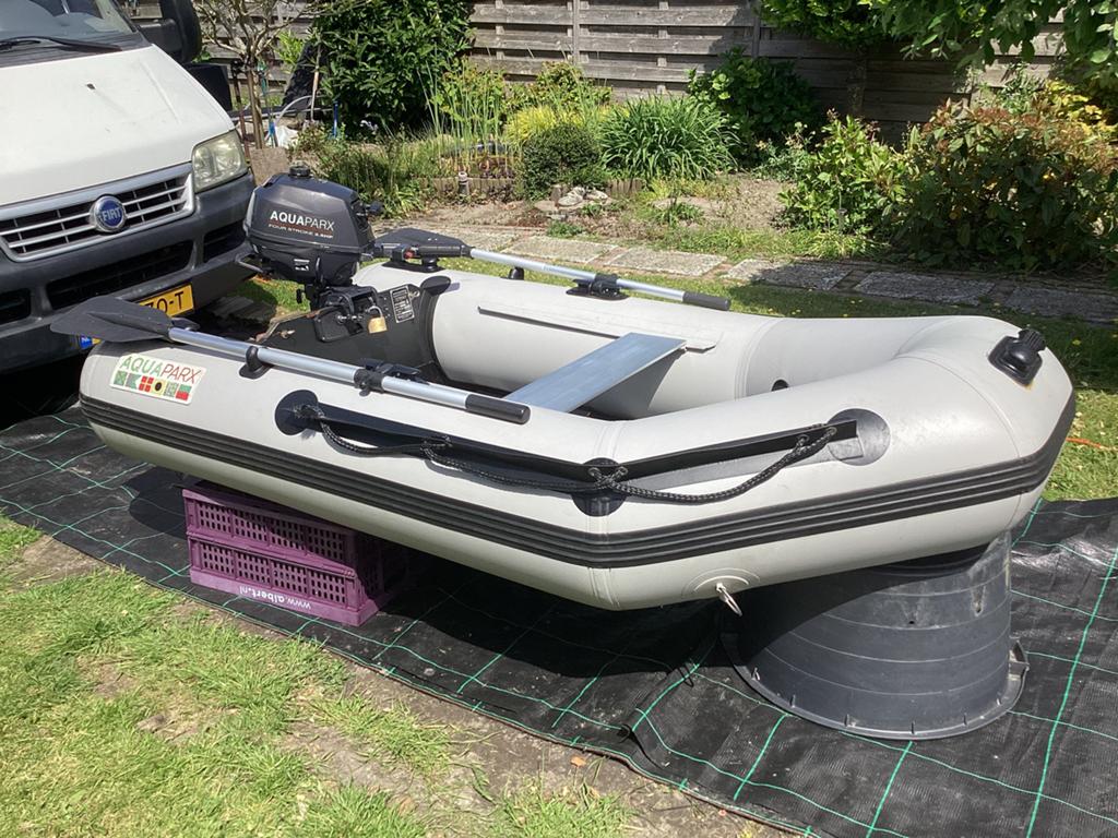 AquaParx rubberboot en een 2,5pk  4 tackt bb motor, Watersport en Boten, Ophalen, Zo goed als nieuw, Aquaparx