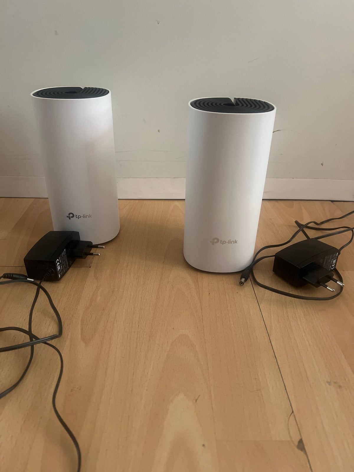 TP-Link Deco M4R Mesh WiFi versterker (2 stuks), Ophalen, Zo goed als nieuw, Router