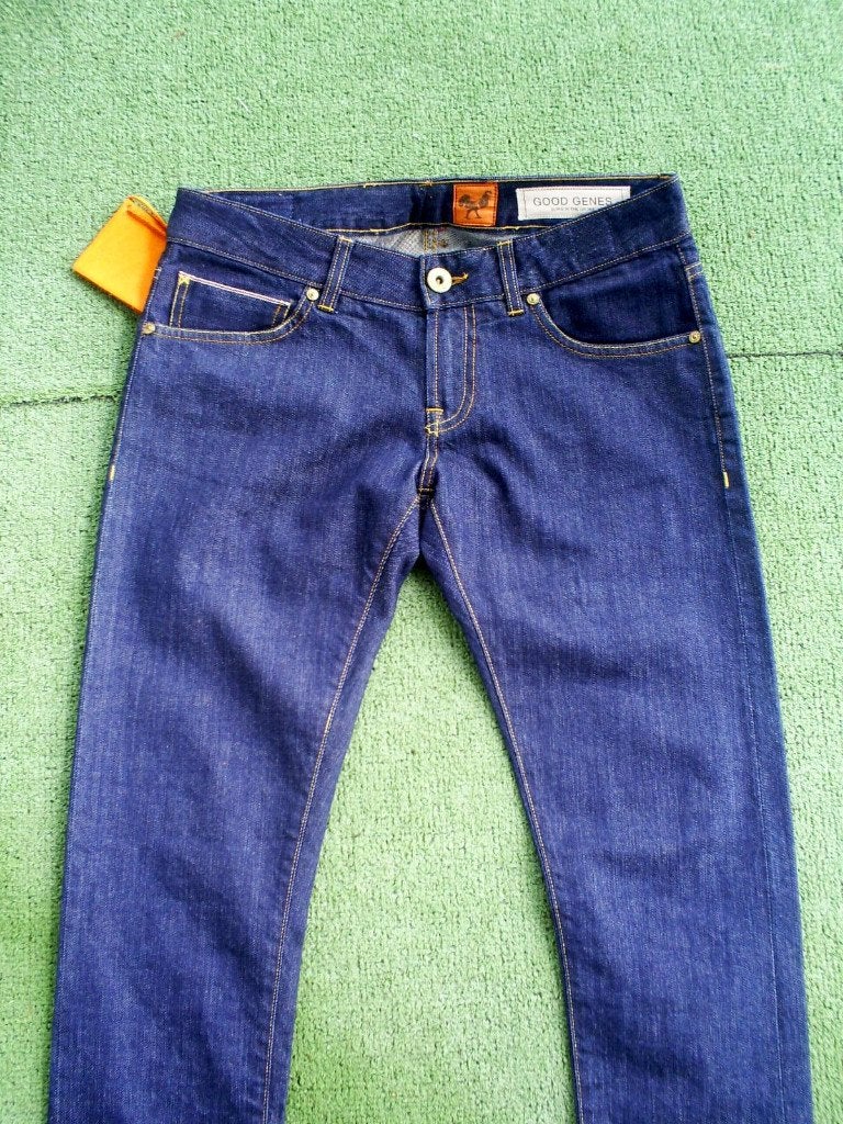 NIEUW __ italiaanse GOOD GENES jeans mt. 27 __ waarde 250,00, Nieuw, W27 (confectie 34) of kleiner, Good Genes, Verzenden