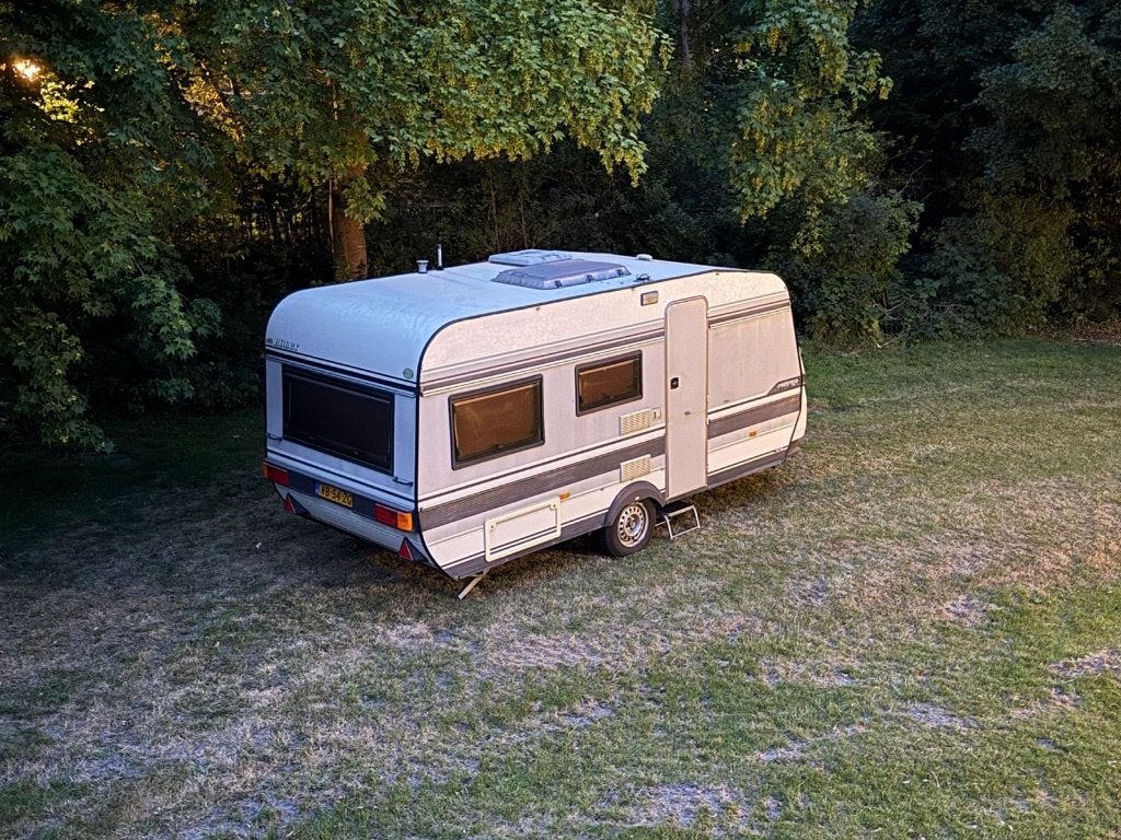 Hobby Prestige 460, Vast bed, Hobby, Kleine zit, Particulier