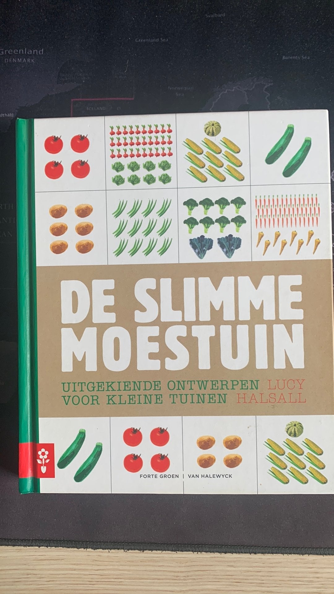 Lucy Halsall - De slimme moestuin, Lucy Halsall, Moestuin, Ophalen of Verzenden, Zo goed als nieuw