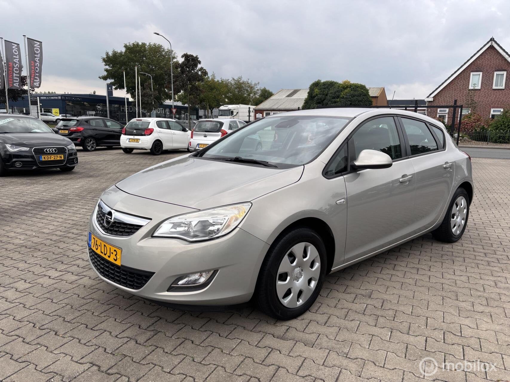 Opel Astra 1.4 5DRS HB AIRCO NAVI CRUISE ELL PAKK, Auto's, Voorwielaandrijving, Euro 5, Gebruikt, 4 cilinders