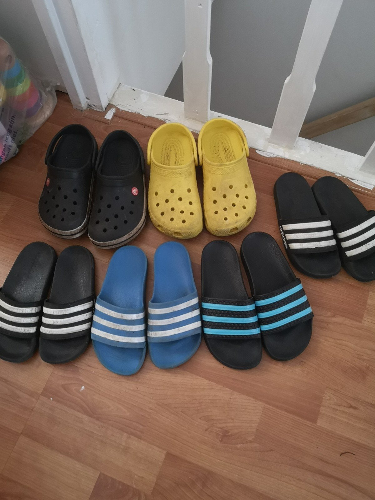 6 paar slippers diverse maten, Ophalen, Gebruikt, Jongen of Meisje, Overige typen