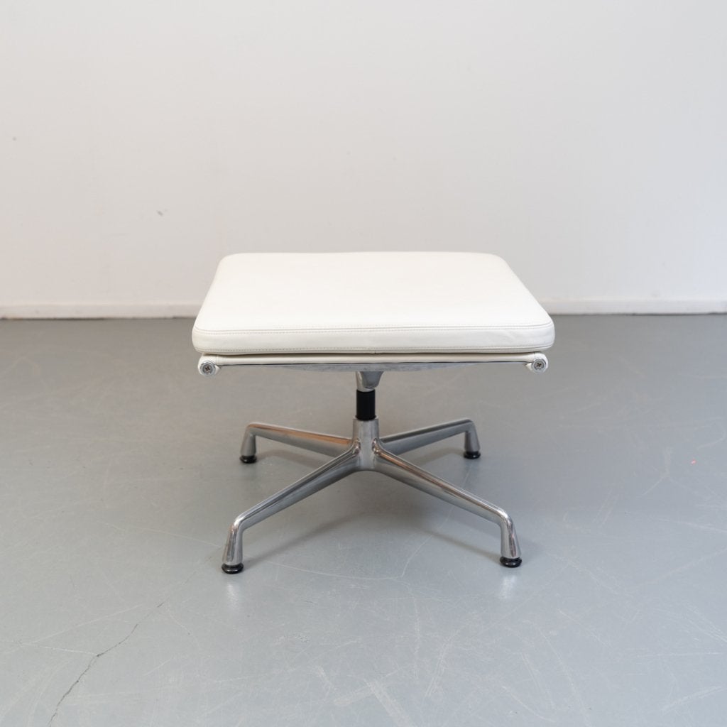 1x Vitra Eames EA 223 Soft Pad Hocker Wit Leer - Gepolijst, Huis en Inrichting, Banken | Voetenbanken en Poefen, Niet ingevuld