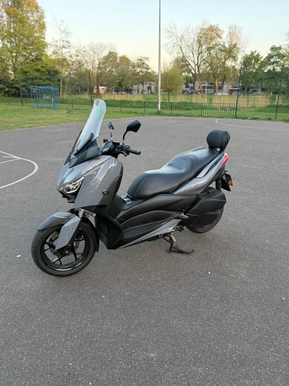 Yamaha XMAX 300 motorscooter - Zo goed als nieuw, Ophalen, Overige modellen, Maximaal 45 km/u, Zo goed als nieuw