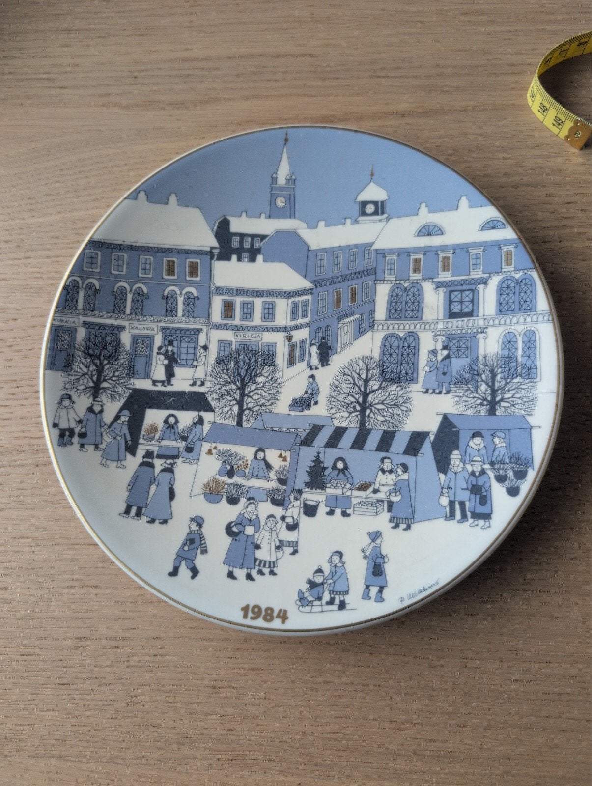 Arabia Finland Kerstbord 1984 - Wintermarkt, Ophalen of Verzenden