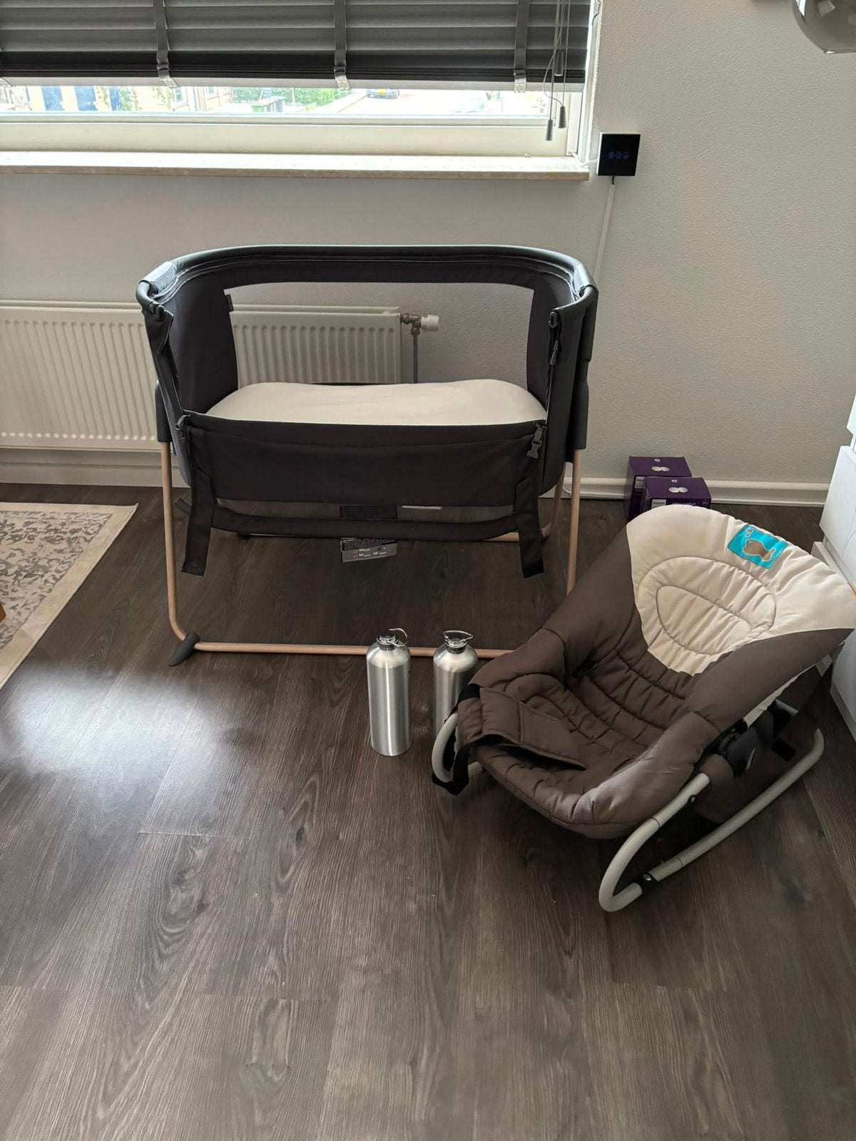 Maxicosi cosleeper, 2 bottles and FREE rocking chair, Kinderen en Baby's, Ophalen of Verzenden, Zo goed als nieuw