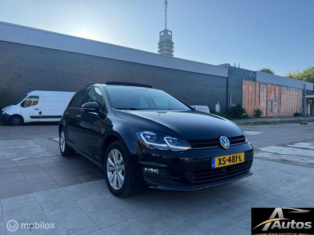 Volkswagen Golf 1.6 TDI Highline- Pano- Acc- Bomvolle auto, Euro 5, Gebruikt, 4 cilinders, Zwart
