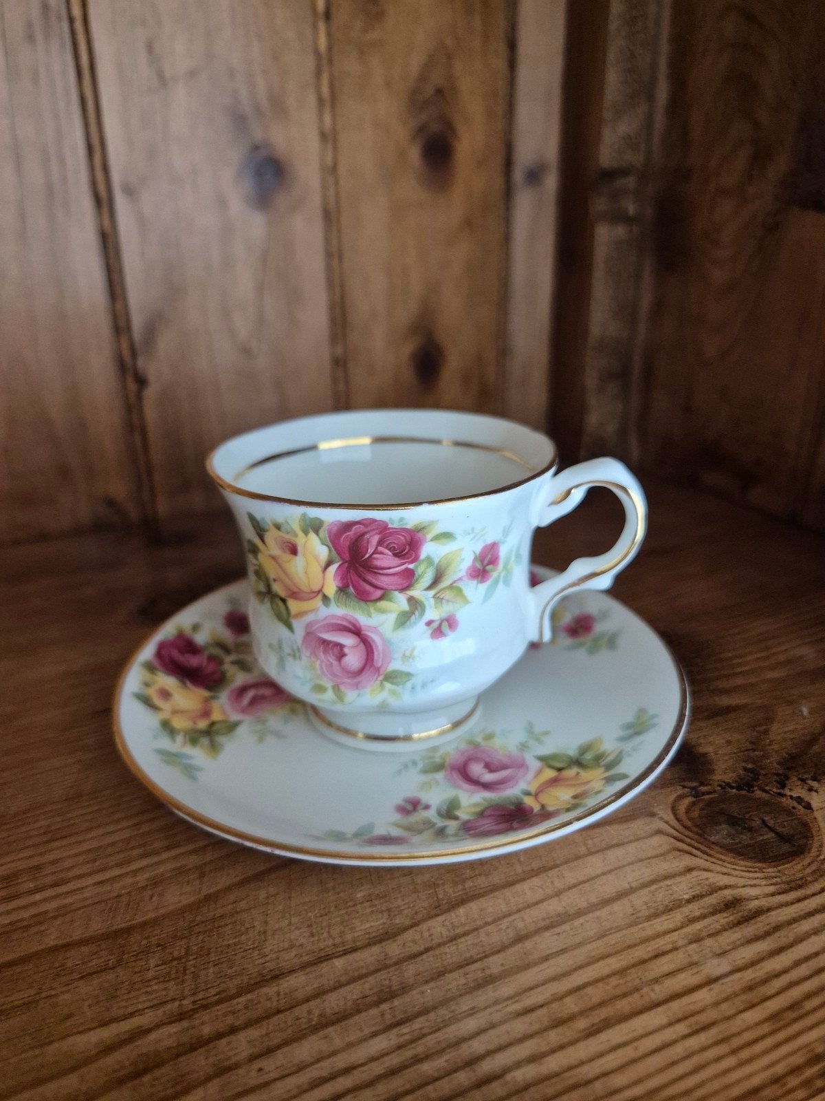Balmoral Castle Bone China Kop en Schotel - Rozenmotief, Ophalen