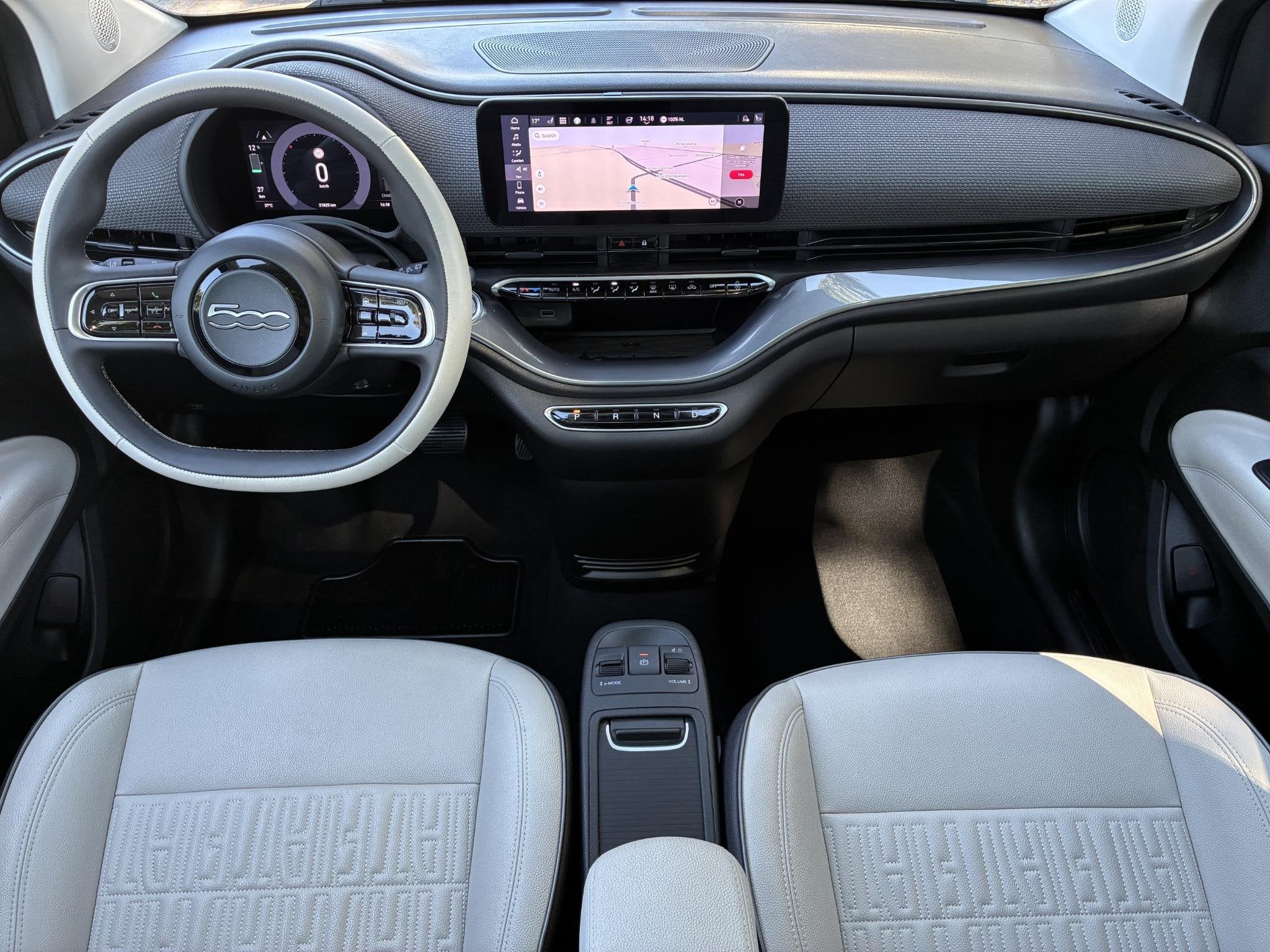 Fiat 500e La Prima 42 kWh / SOH 94% / Apple Carplay/Android, Auto's, Fiat, Gebruikt, 118 pk, 4 stoelen, Zwart