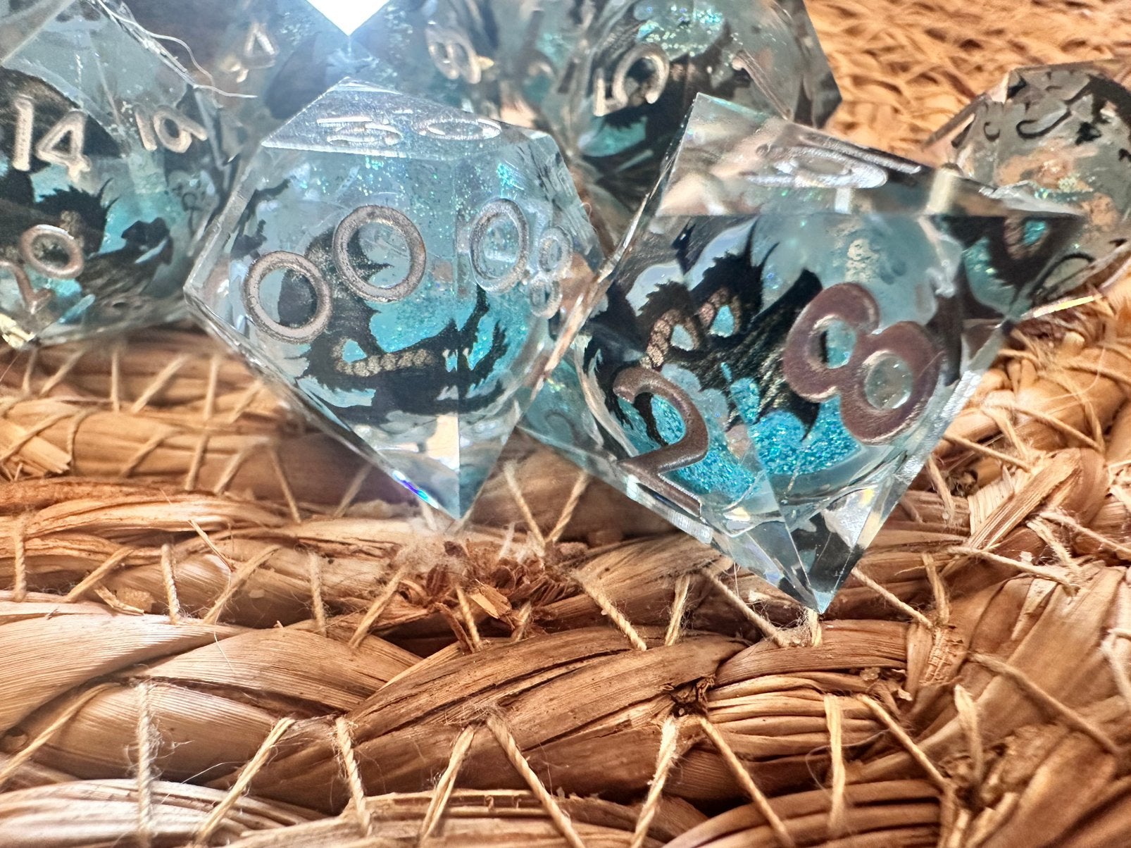 DND dice / dragons / draken / liquid / RPG / D&D / dobbelset, Ophalen of Verzenden, Nieuw