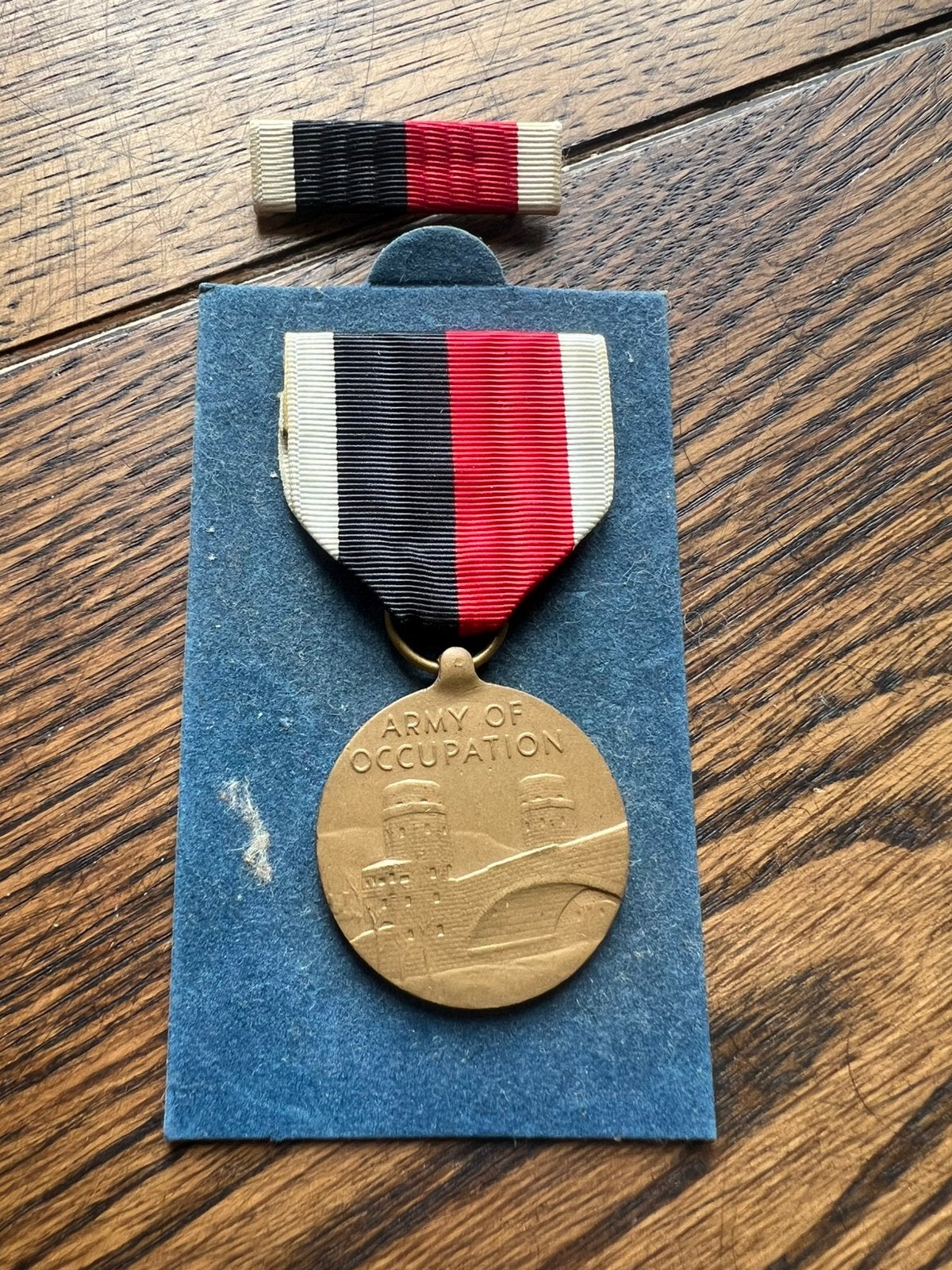 WO2 Amerikaans Army of Occupation medal medaille met baton, Amerika, Verzenden, Lintje, Medaille of Wings